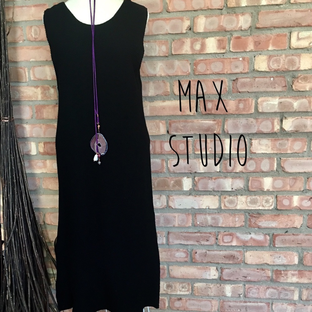 Max Studio NWOT black long sweater tunic M